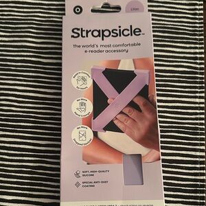 Strapsicle Lilac E-Reader Accessory